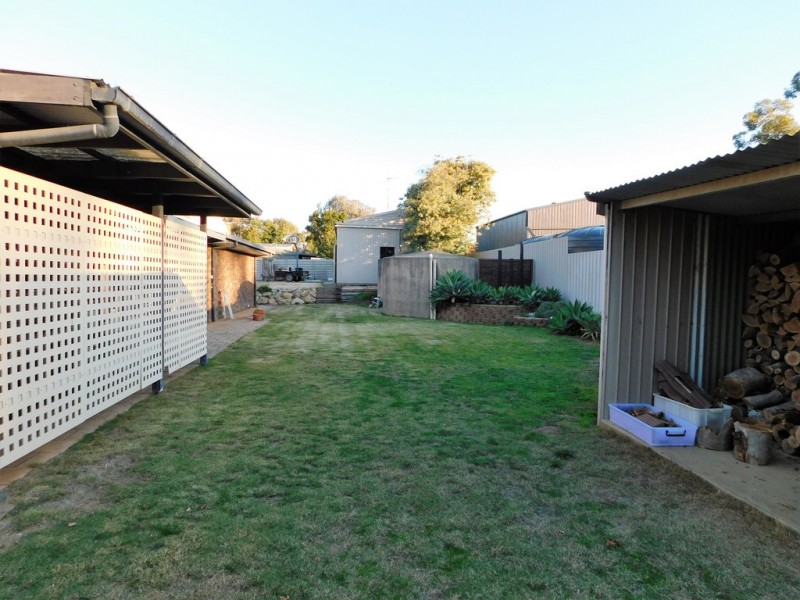 27 Creecoona Tce, Bordertown SA 5268