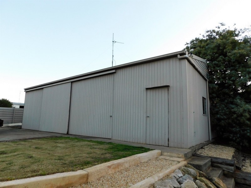 27 Creecoona Tce, Bordertown SA 5268