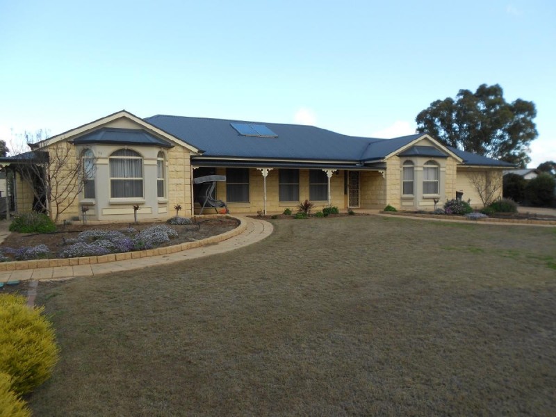 144 Victoria Pde, Bordertown SA 5268