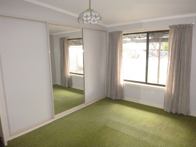 17 Cannawigara Road, Bordertown SA 5268
