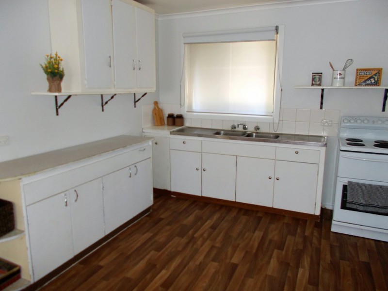 10 Fourth Street, Bordertown SA 5268