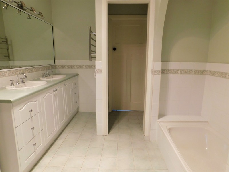 79 West Terrace, Bordertown SA 5268