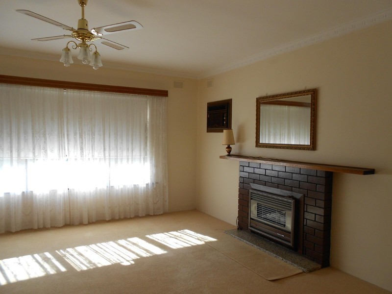8  Cannawigara Road, Bordertown SA 5268