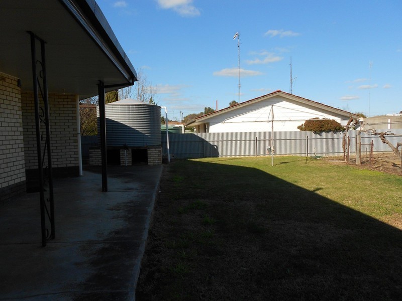 8  Cannawigara Road, Bordertown SA 5268