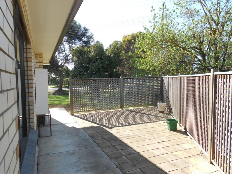 8  Cannawigara Road, Bordertown SA 5268