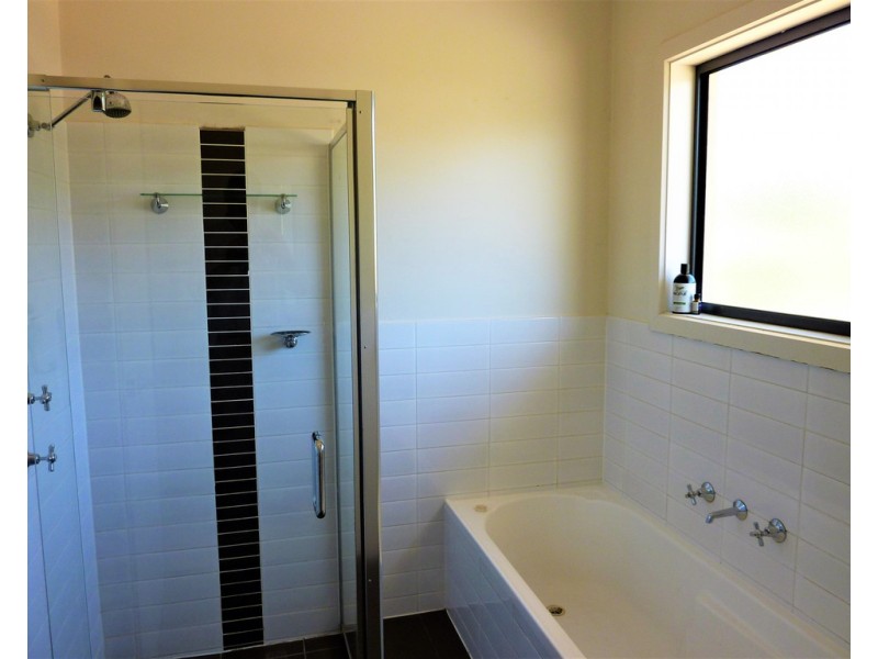 5 Osborne Court, Bordertown SA 5268