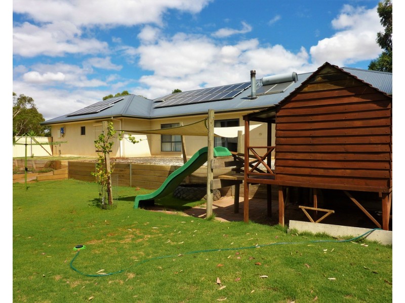 5 Osborne Court, Bordertown SA 5268