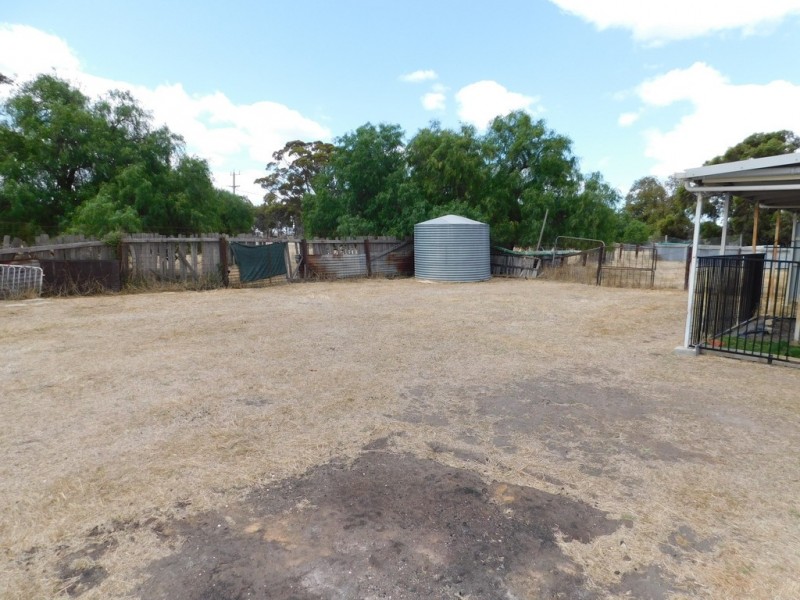 12 Railway Street, Serviceton VIC 3420