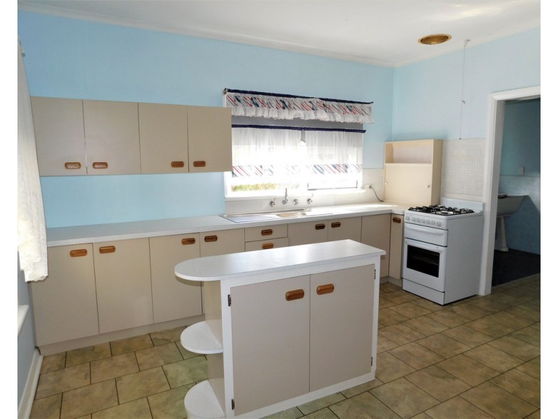 8 Jervois St, Bordertown SA 5268