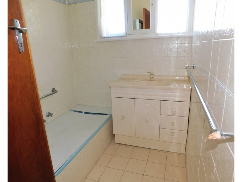 8 Jervois St, Bordertown SA 5268