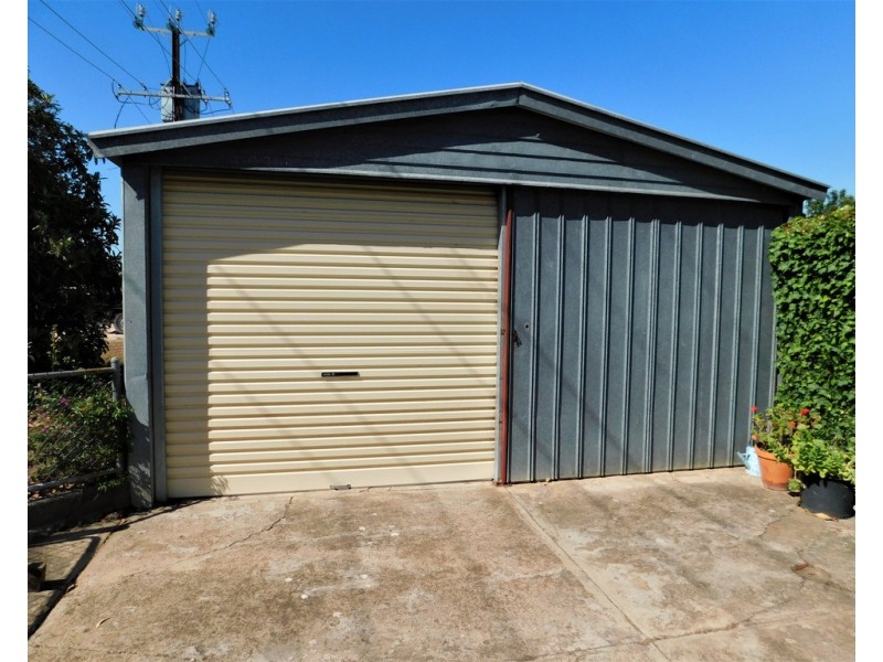 8 Jervois St, Bordertown SA 5268