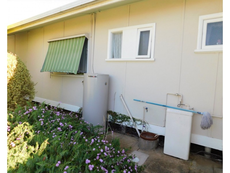 8 Jervois St, Bordertown SA 5268