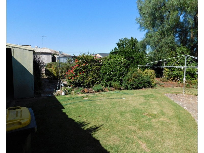 8 Jervois St, Bordertown SA 5268