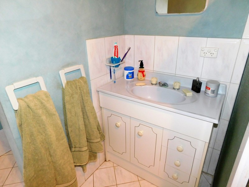 13 Elizabeth Avenue, Bordertown SA 5268