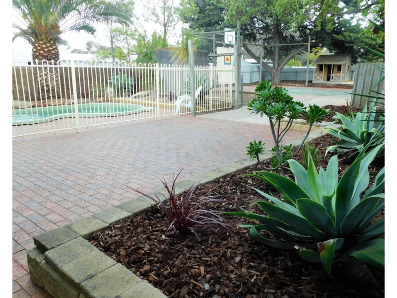 5 Fourth Street, Bordertown SA 5268