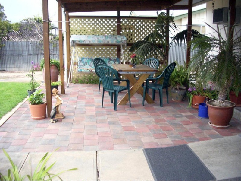 76 Ramsay Tce, Bordertown SA 5268