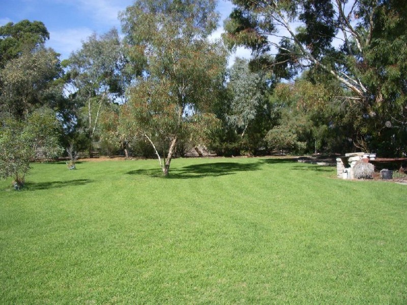 16 Ross Avenue, Keith SA 5267