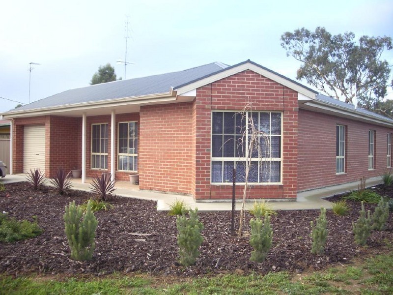 16 Eighth Street, Bordertown SA 5268