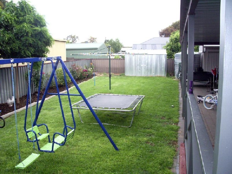 15 Fullarton St, Bordertown SA 5268