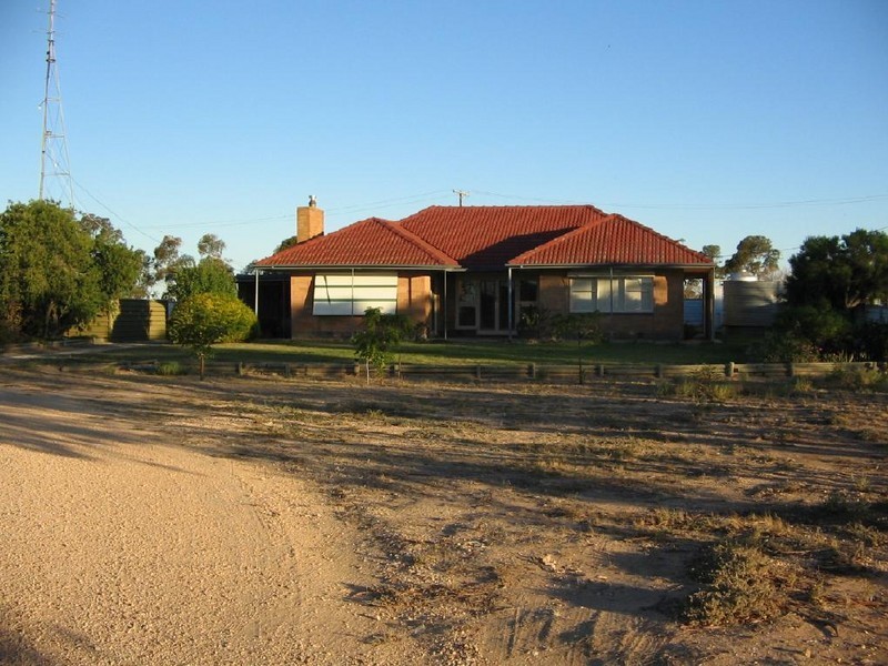 4, 41 and 42 Mallee Highway, Lameroo SA 5302