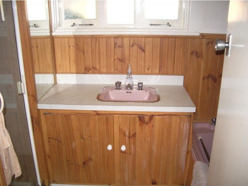 13 Buik Street, Bordertown SA 5268