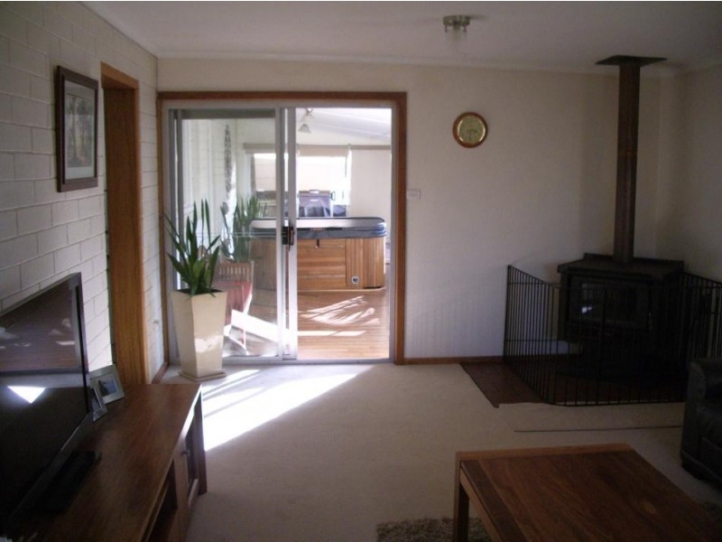 13 Buik Street, Bordertown SA 5268