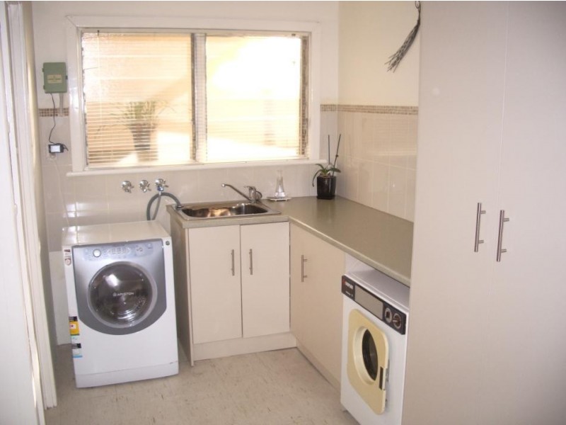 13 Buik Street, Bordertown SA 5268