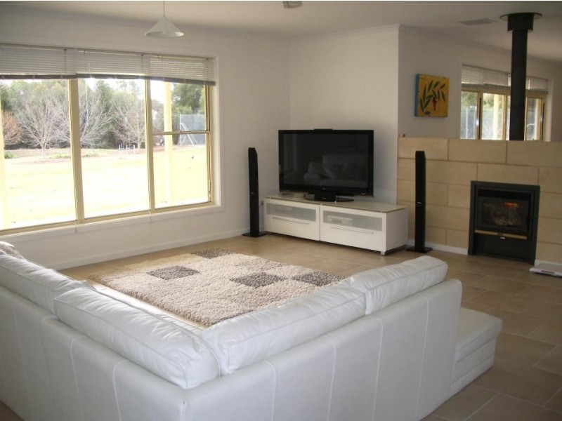 208 Naracoorte Rd, Bordertown SA 5268