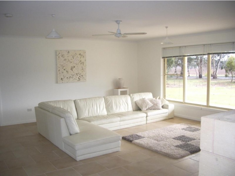 208 Naracoorte Rd, Bordertown SA 5268