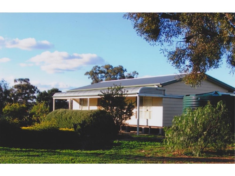 27 Punjum Rd, Mundulla SA 5270