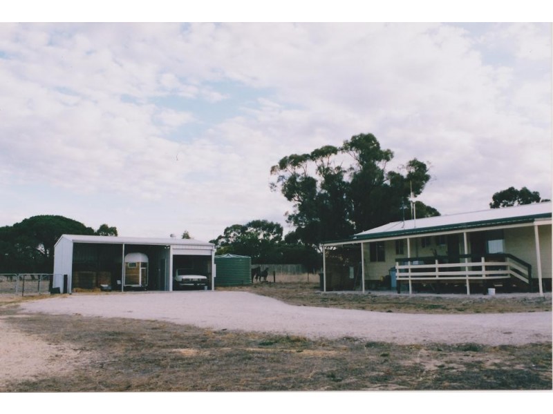 27 Punjum Rd, Mundulla SA 5270
