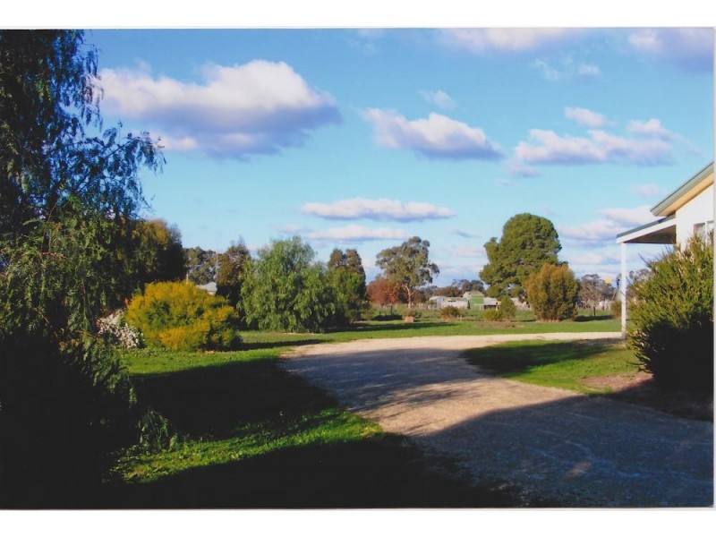 27 Punjum Rd, Mundulla SA 5270