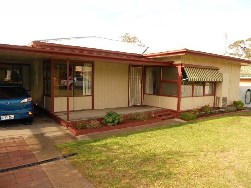 8 Fourth Street, Bordertown SA 5268