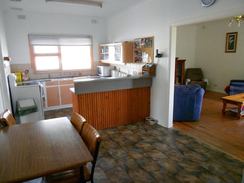 8 Fourth Street, Bordertown SA 5268