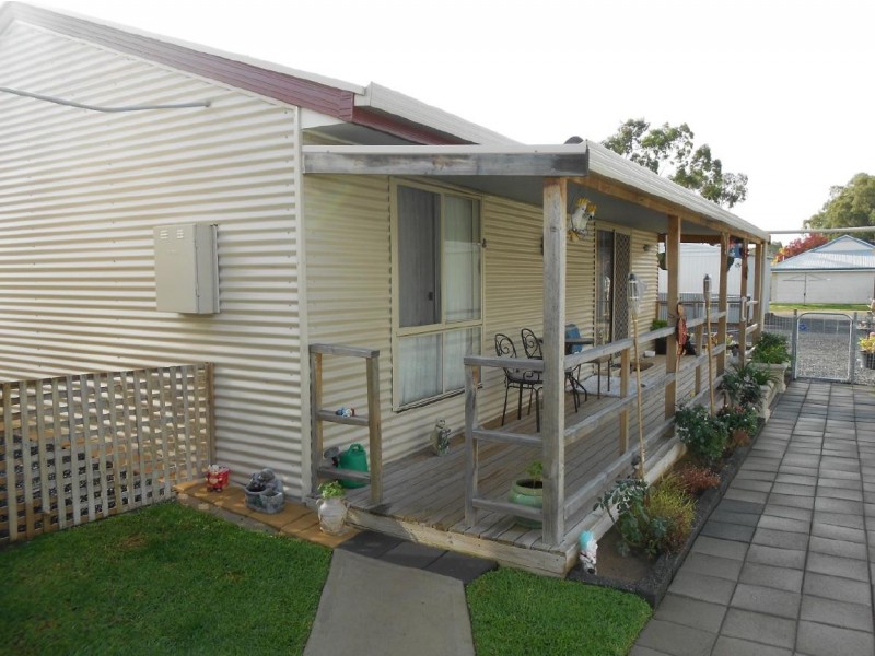 8 Fourth Street, Bordertown SA 5268