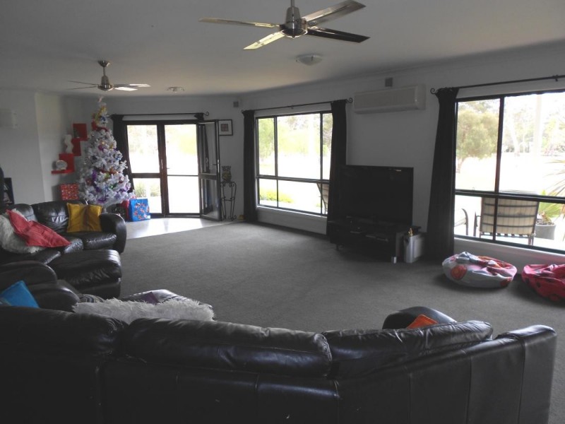 115 Golf Course Road, Bordertown SA 5268