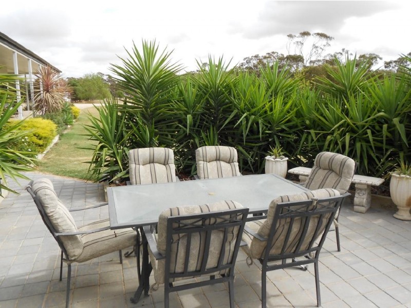 115 Golf Course Road, Bordertown SA 5268