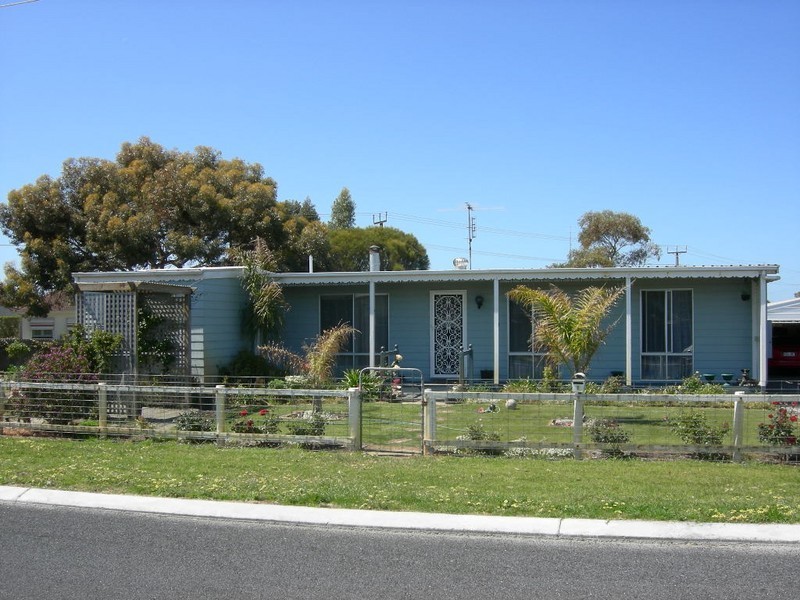 1 McFarlane Street, Kingston Se SA 5275