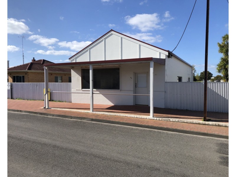 22 Charles Street, Kingston Se SA 5275