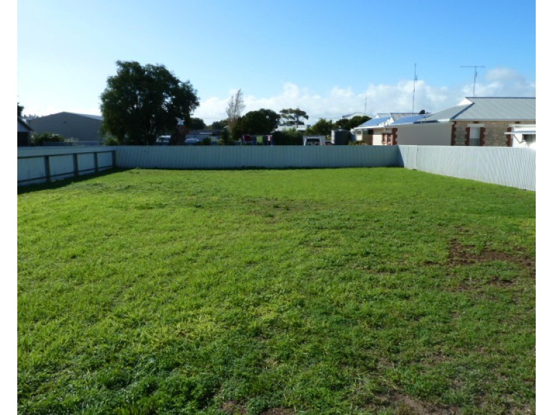 22 Charles Street, Kingston Se SA 5275