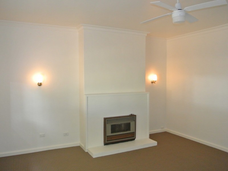 4 Charles Street, Kingston Se SA 5275