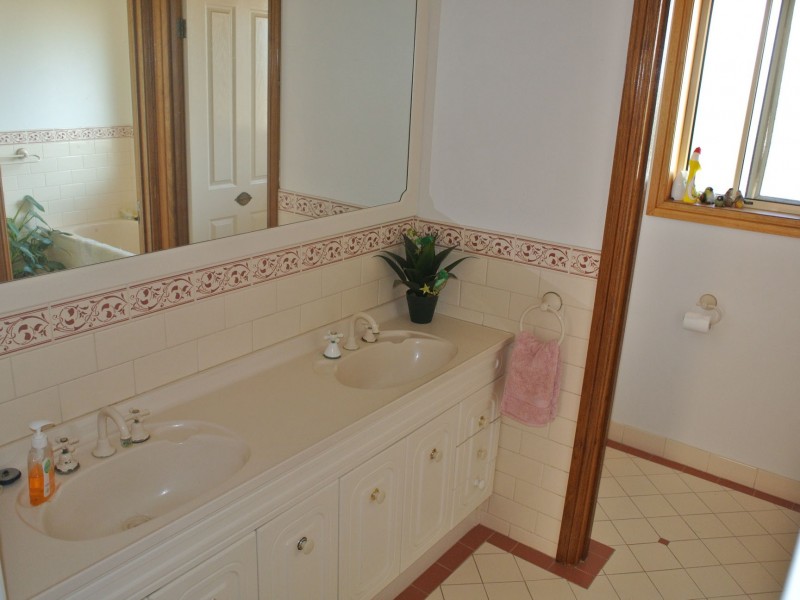 1 Old School Court, Kingston Se SA 5275