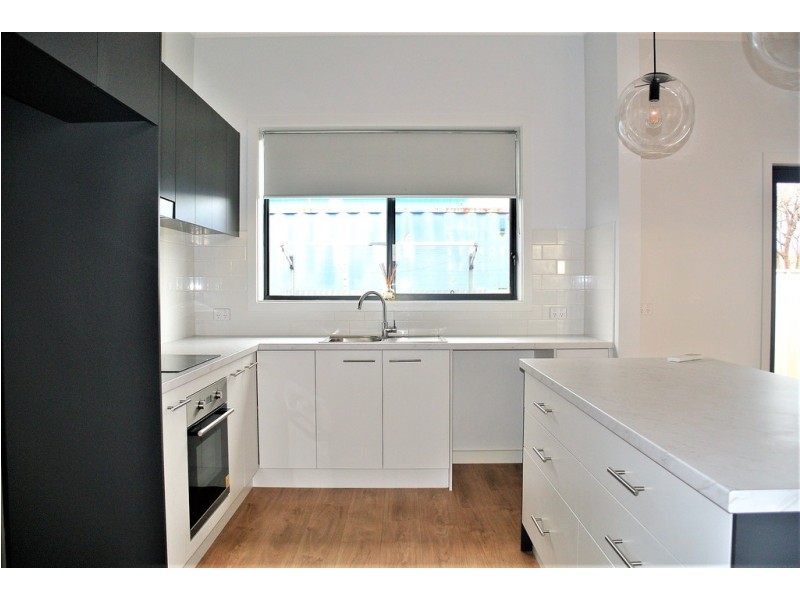 Unit 2/2 Strickland Street, Kingston Se SA 5275