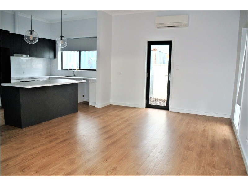 Unit 2/2 Strickland Street, Kingston Se SA 5275