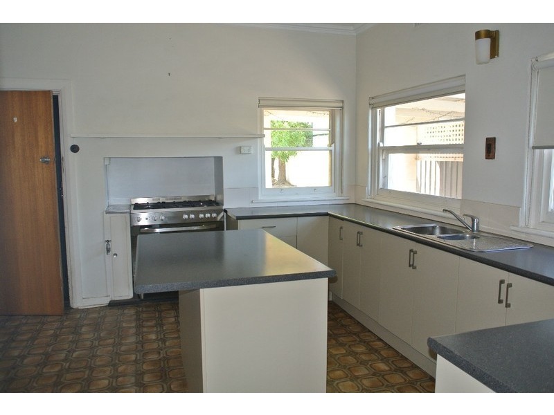 16 McFarlane Street, Kingston Se SA 5275
