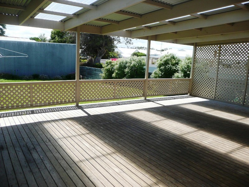 24 Charles Street, Kingston Se SA 5275