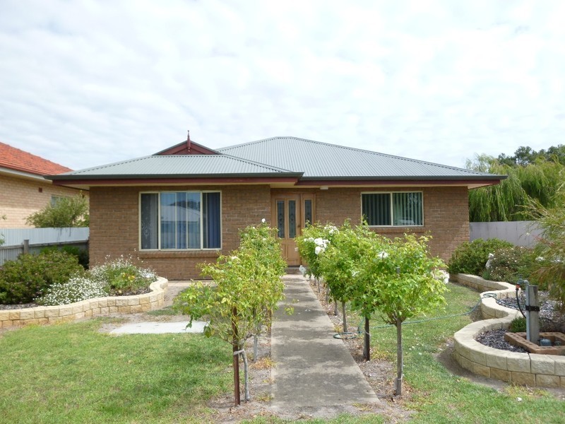 5 Strickland Street, Kingston Se SA 5275