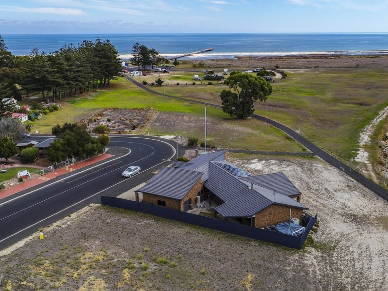 27 Cameron Street, Kingston Se SA 5275