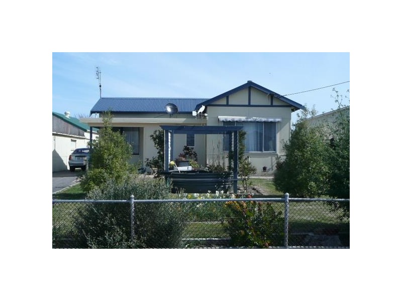 27 Charles Street, Kingston Se SA 5275