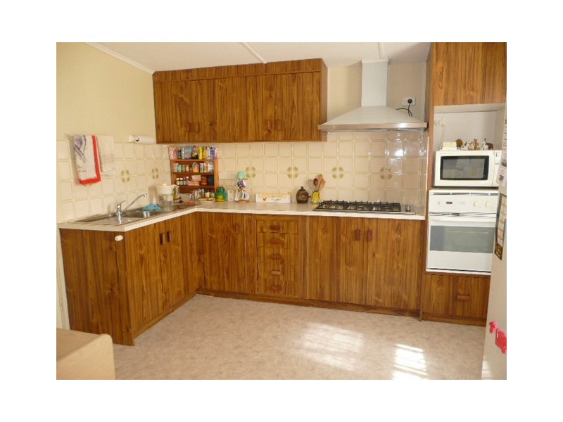 27 Charles Street, Kingston Se SA 5275